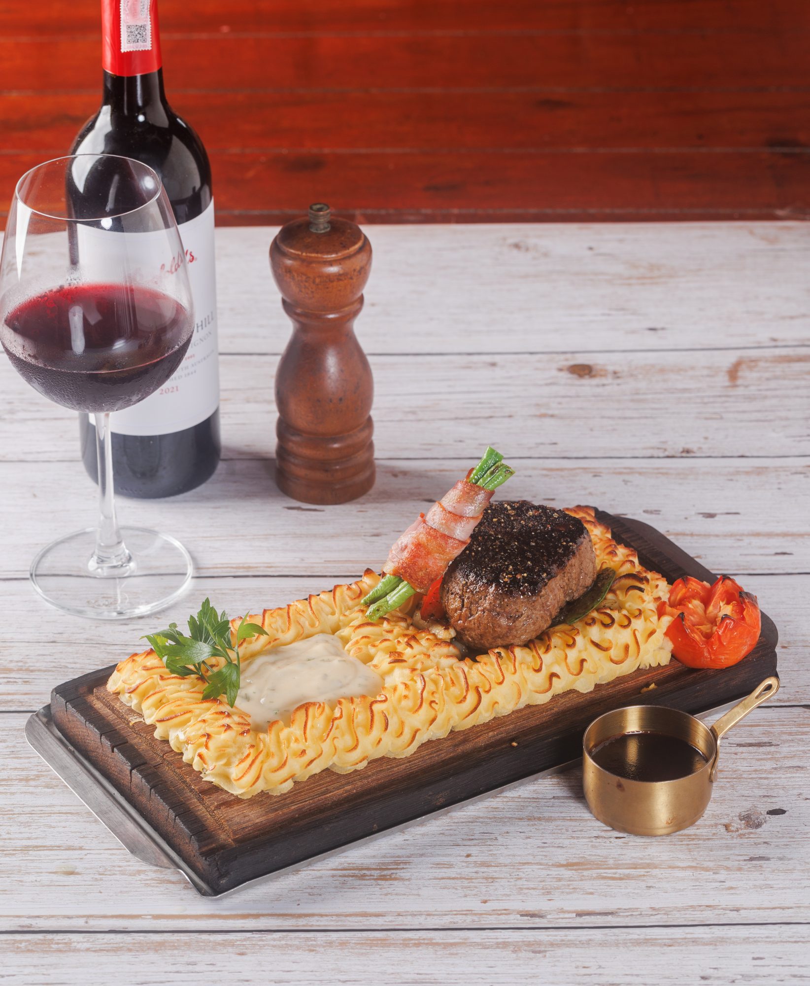 Karlsson Restaurant & Steakhouse Phuket Scandinavian Restaurant & Steakhouse Karon, Phuket since 2001 Img 5005